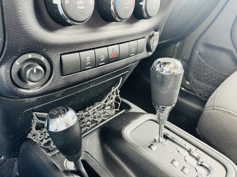 Used 2015 Jeep Wrangler Unlimited Sahara image 24