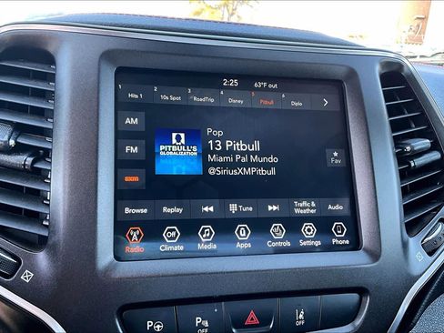 Used 2021 Jeep Cherokee Trailhawk w/ Technology Group image 30