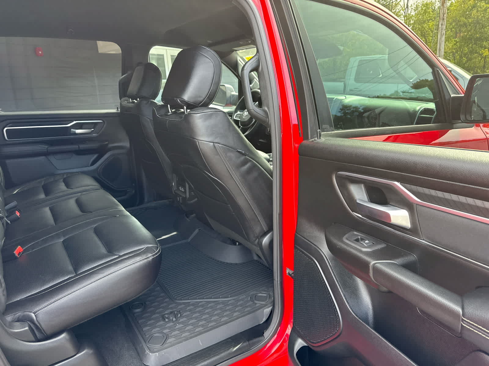 Used 2025 RAM 1500 Big Horn AWD/4WD image 18