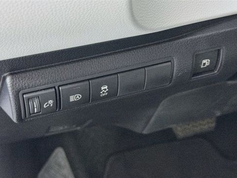Used 2023 Toyota Corolla SE FWD image 17
