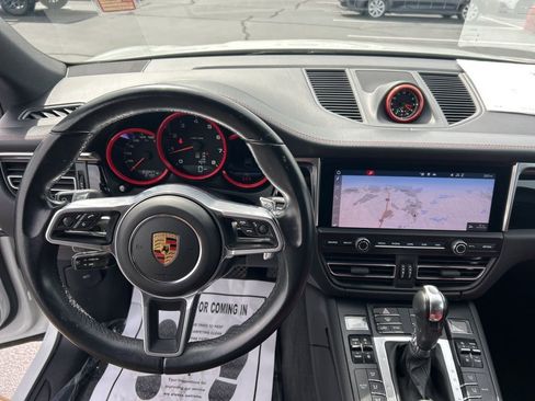 Used 2021 Porsche Macan image 7