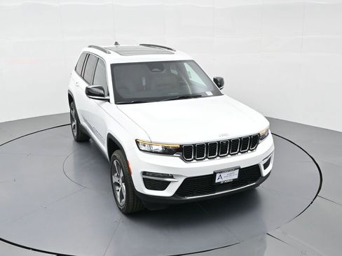 New 2025 Jeep Grand Cherokee Limited 4xe w/ Luxury Tech Group II image 44