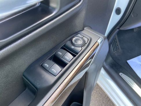 Used 2022 Chevrolet Silverado 1500 LT image 14