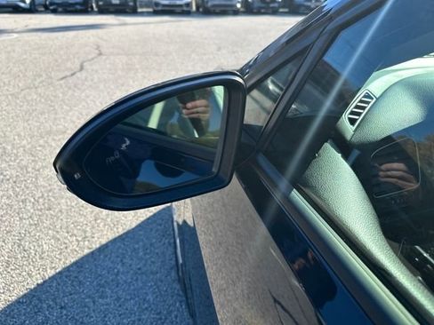 Certified 2019 Volkswagen Golf SE w/ Driver Assistance Package image 14