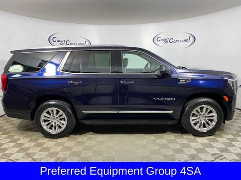Certified 2024 GMC Yukon SLT w/ SLT Premium Package AWD/4WD image 8