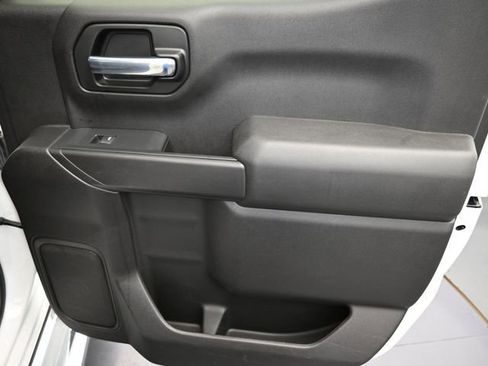 Used 2021 Chevrolet Silverado 1500 LT image 38