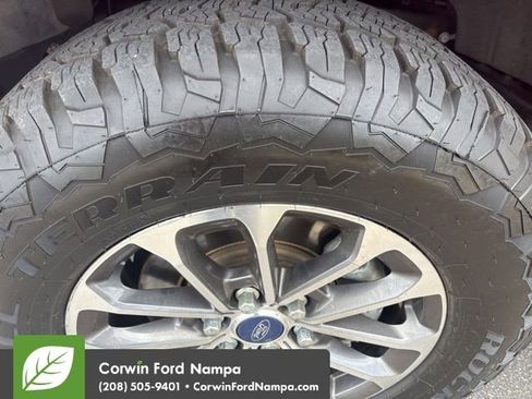 Used 2017 Ford F150 XLT w/ Equipment Group 302A Luxury AWD/4WD image 8