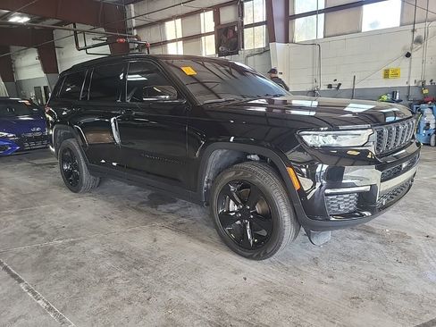 Used 2024 Jeep Grand Cherokee L Limited w/ Luxury Tech Group II image 1