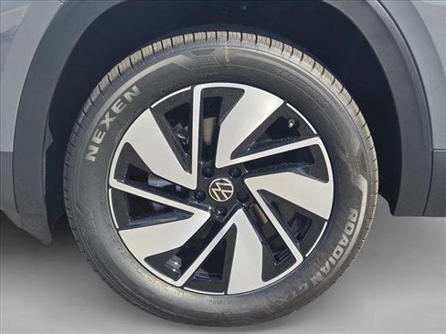 New 2026 Volkswagen Atlas SE image 10