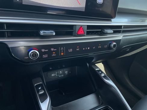 Used 2025 Kia Sorento EX w/ Panoramic Sunroof Package FWD image 18