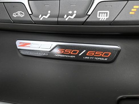 Used 2018 Chevrolet Corvette Z06 RWD image 38