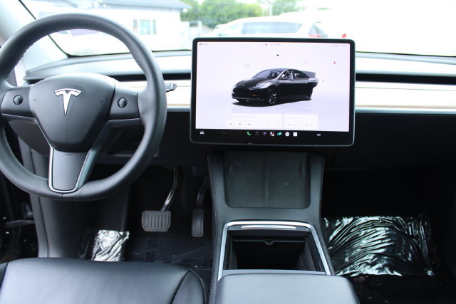 Used 2025 Tesla Model Y Long Range RWD image 10