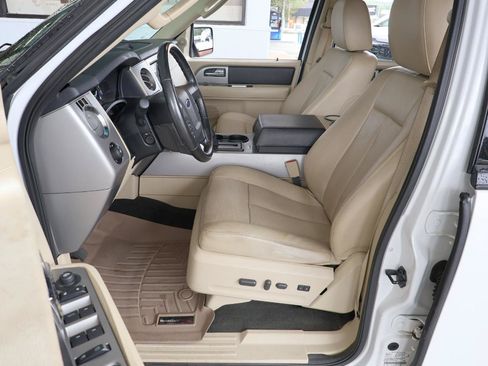 Used 2016 Ford Expedition EL XLT w/ Equipment Group 202A RWD image 13