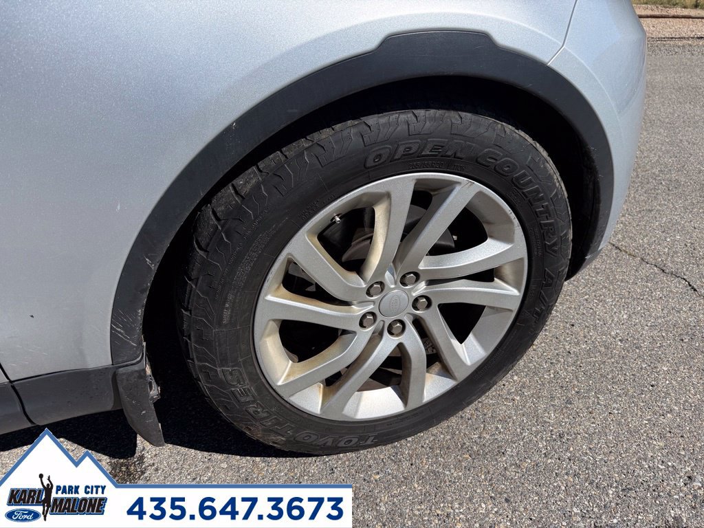 Used 2017 Land Rover Discovery HSE AWD/4WD image 9