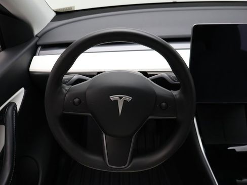 Used 2021 Tesla Model Y Long Range image 23