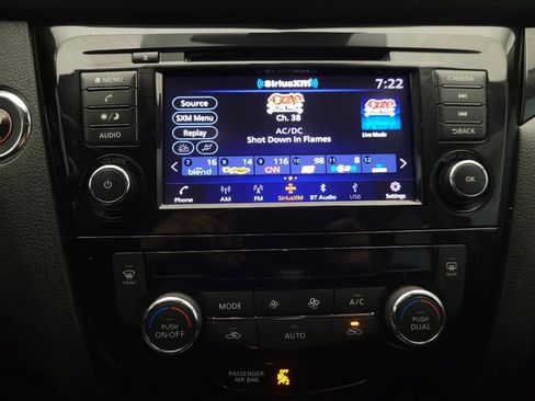 Used 2021 Nissan Rogue Sport SV FWD image 25