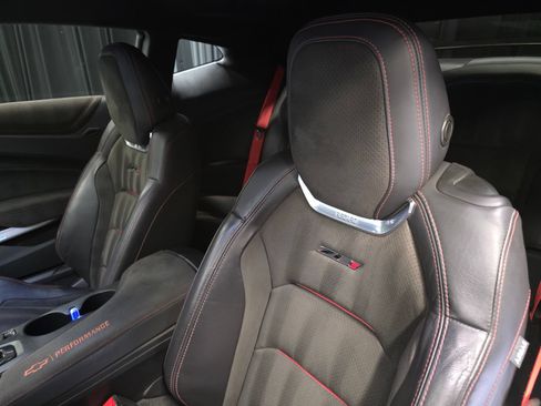 Used 2021 Chevrolet Camaro ZL1 RWD image 23