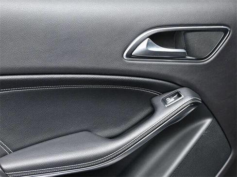 Used 2018 Mercedes-Benz GLA 250 GLA 250 4dr SUV w/ Premium Package image 13