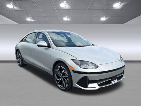 Used 2024 Hyundai Ioniq 6 Limited RWD image 5