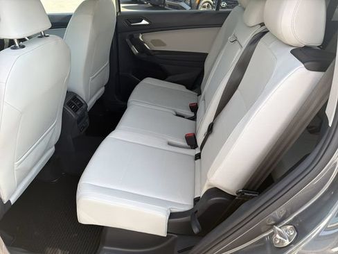 Used 2019 Volkswagen Tiguan SEL w/ 3rd Row Seat Package AWD/4WD image 23