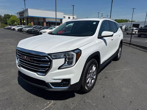 Used 2023 GMC Terrain SLT AWD/4WD image 2