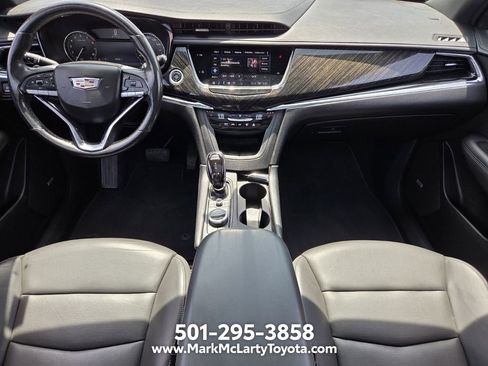Used 2022 Cadillac XT6 Premium Luxury FWD image 12