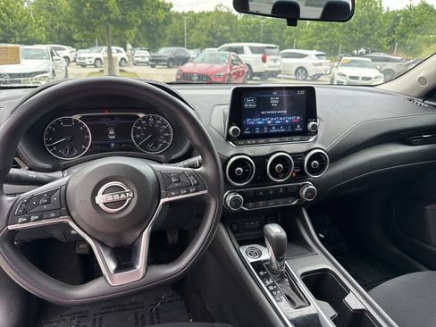 Used 2024 Nissan Sentra SV FWD image 17