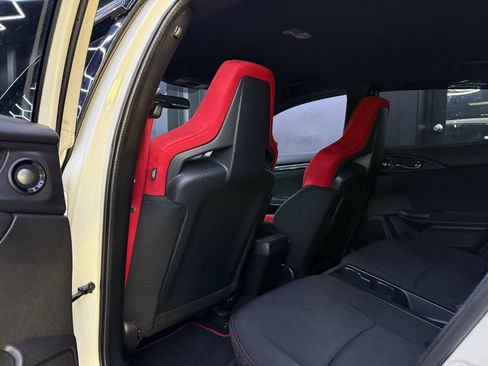 Used 2018 Honda Civic Type R image 13