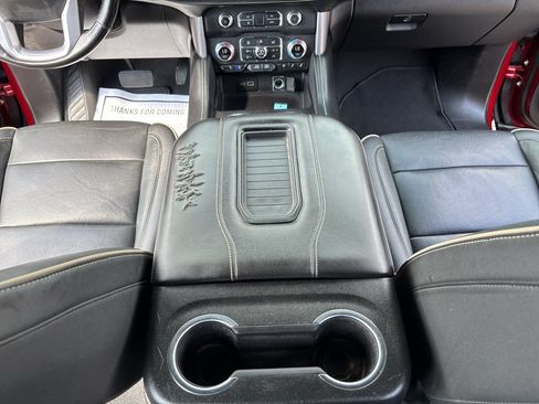 Used 2021 GMC Yukon SLT w/ SLT Premium Package AWD/4WD image 32