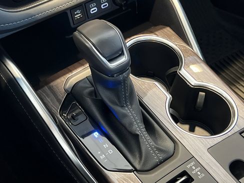 Used 2024 Toyota Highlander Platinum image 22