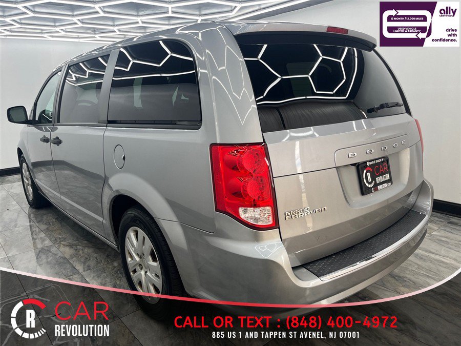 Used 2019 Dodge Grand Caravan SE FWD image 4