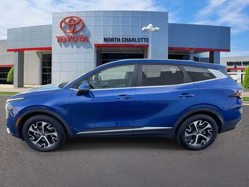 Used 2024 Kia Sportage EX image 7