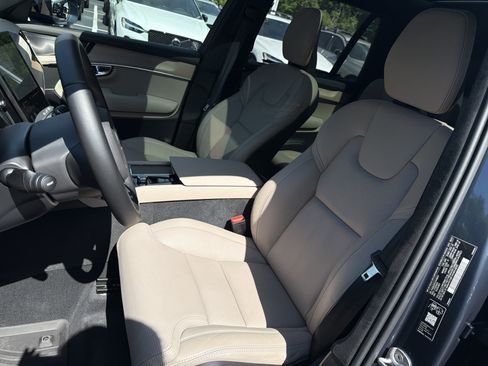 Used 2026 Volvo XC90 B6 Ultra w/ Lounge Package AWD/4WD image 16