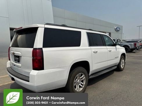 Used 2017 Chevrolet Suburban LS RWD image 6