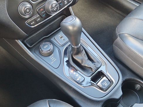 Used 2020 Jeep Cherokee Limited AWD/4WD image 24