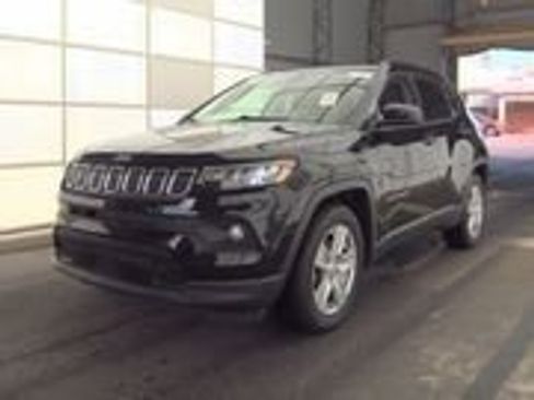Used 2022 Jeep Compass Latitude image 4