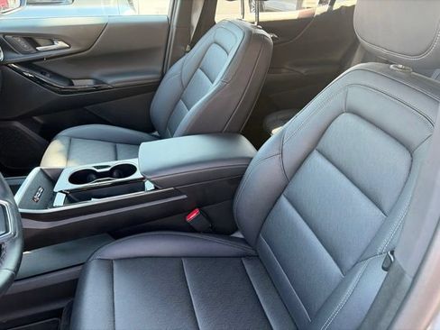 Used 2025 Chevrolet Equinox LT w/ Convenience Package II FWD image 8