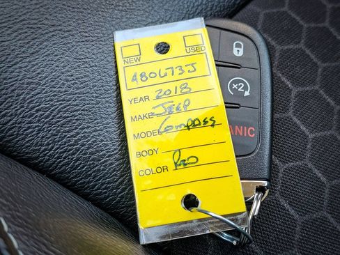 Used 2018 Jeep Compass Latitude w/ Cold Weather Group AWD/4WD image 38