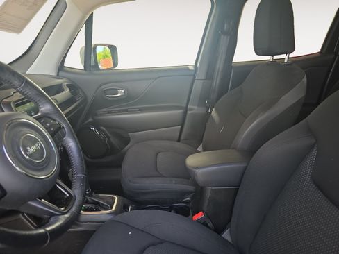 Used 2020 Jeep Renegade Altitude FWD image 21