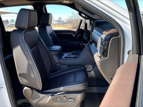 Used 2024 GMC Sierra 2500 Denali w/ Denali Reserve Package image 9