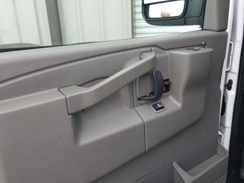 Used 2020 GMC Savana 2500 w/ Driver Convenience Package RWD image 20