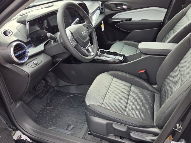 New 2026 Chevrolet Trax LT w/ Sunroof Package FWD image 6