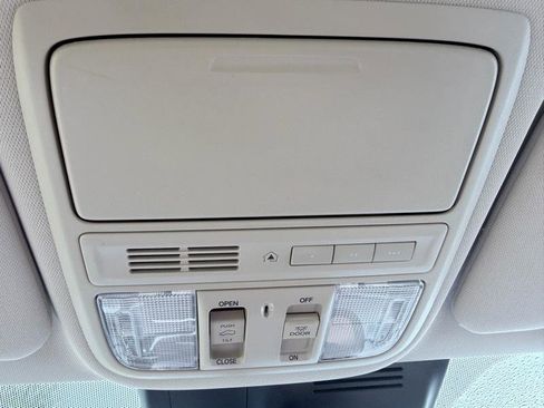 Used 2018 Honda CR-V Touring image 16