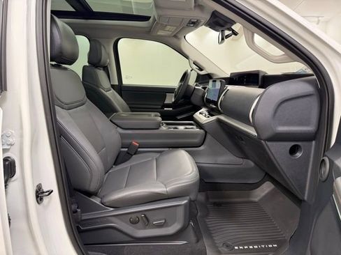 New 2025 Ford Expedition Max Active RWD image 31