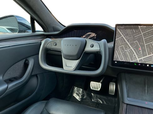 Used 2022 Tesla Model S image 12