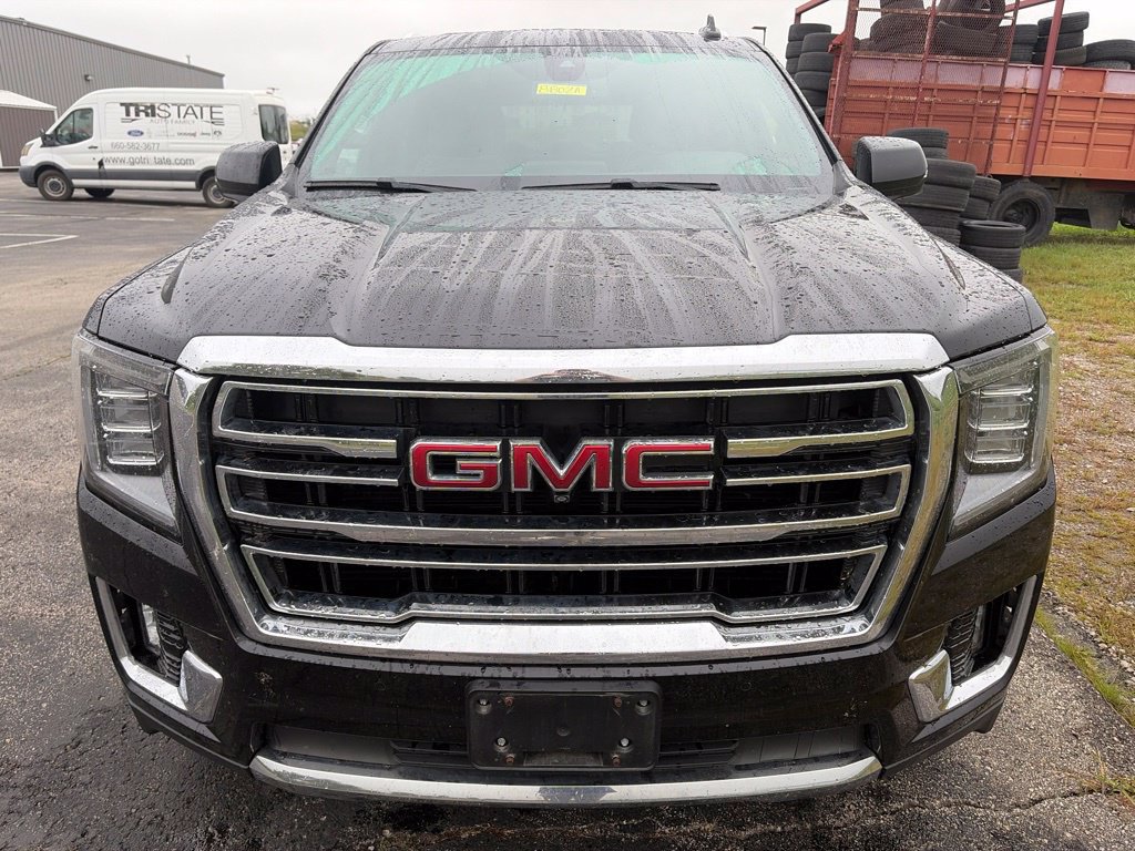 Used 2022 GMC Yukon SLT w/ SLT Luxury Package AWD/4WD image 2