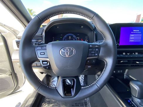 Certified 2025 Toyota Camry SE image 23