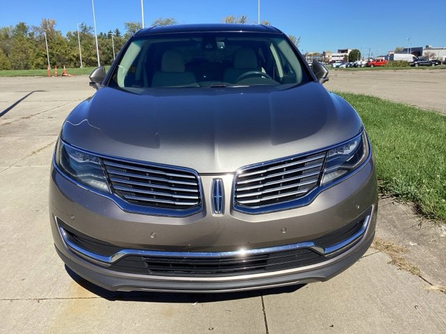 Used 2016 Lincoln MKX Reserve w/ Luxury Package AWD/4WD image 3