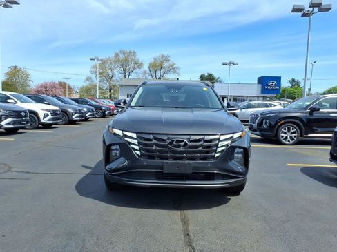 Certified 2023 Hyundai Tucson Limited AWD/4WD image 2