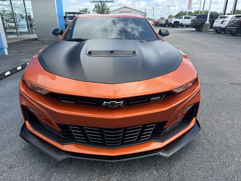 Used 2022 Chevrolet Camaro SS RWD image 2